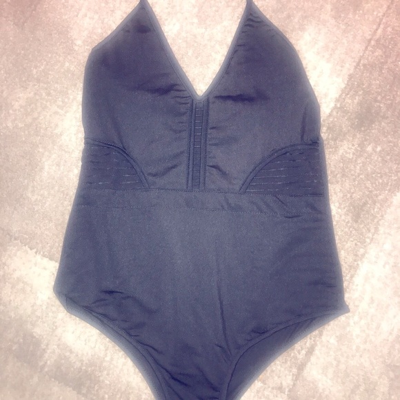 🎉HOST PIC🎉💕Gorgeous Black Bathing suit💕 - Picture 2 of 15